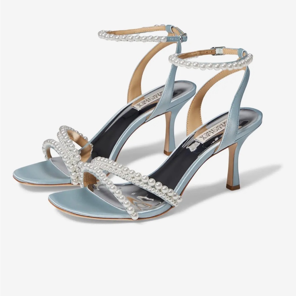 Badgley Mischka Flame Pearl Kitten Heel- Size 8.5